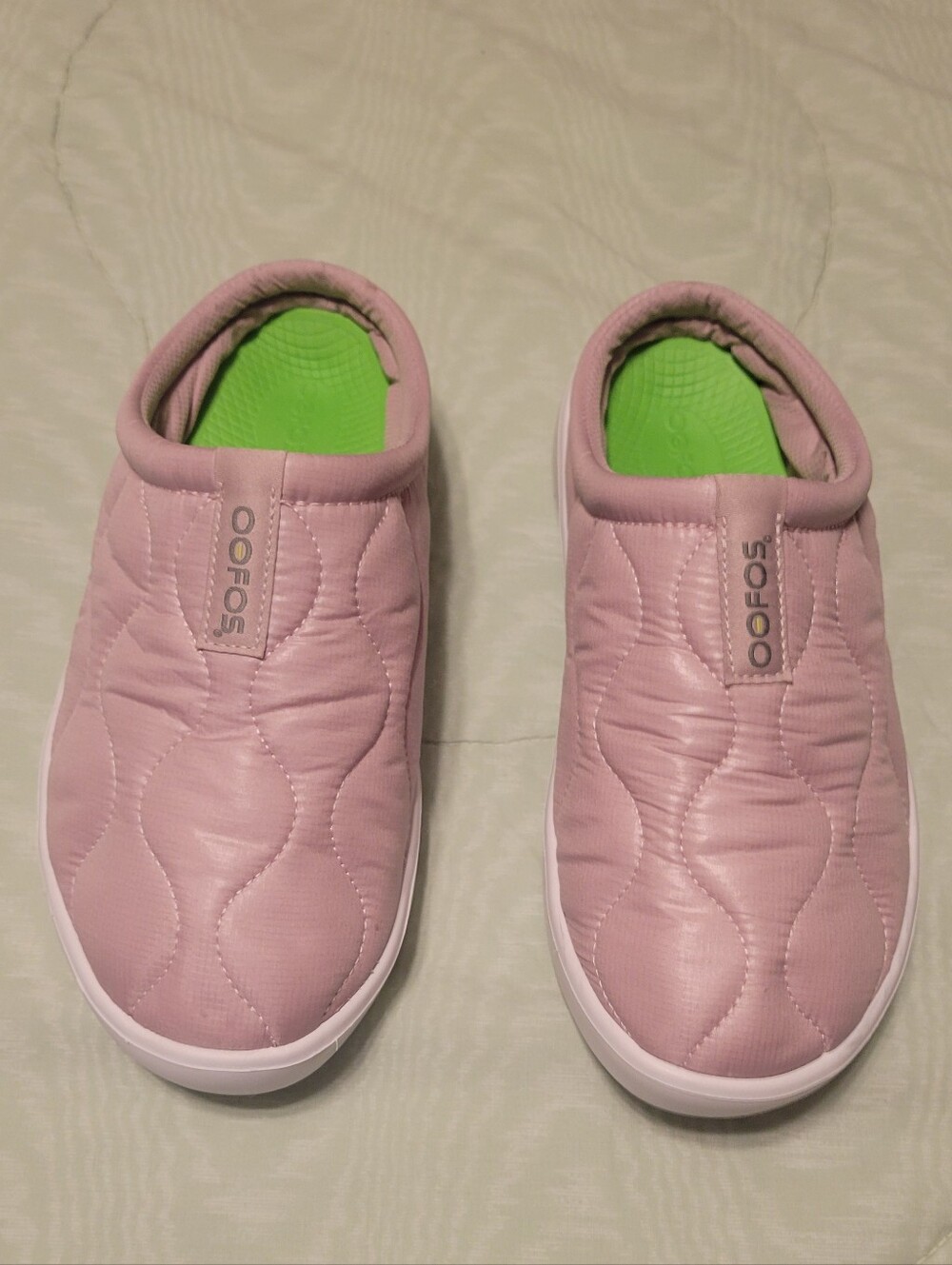 OOFOS WOMEN'S OOCOOZIE THERMO MULE - STARDUST  Size US 7.5  EU 38.5
